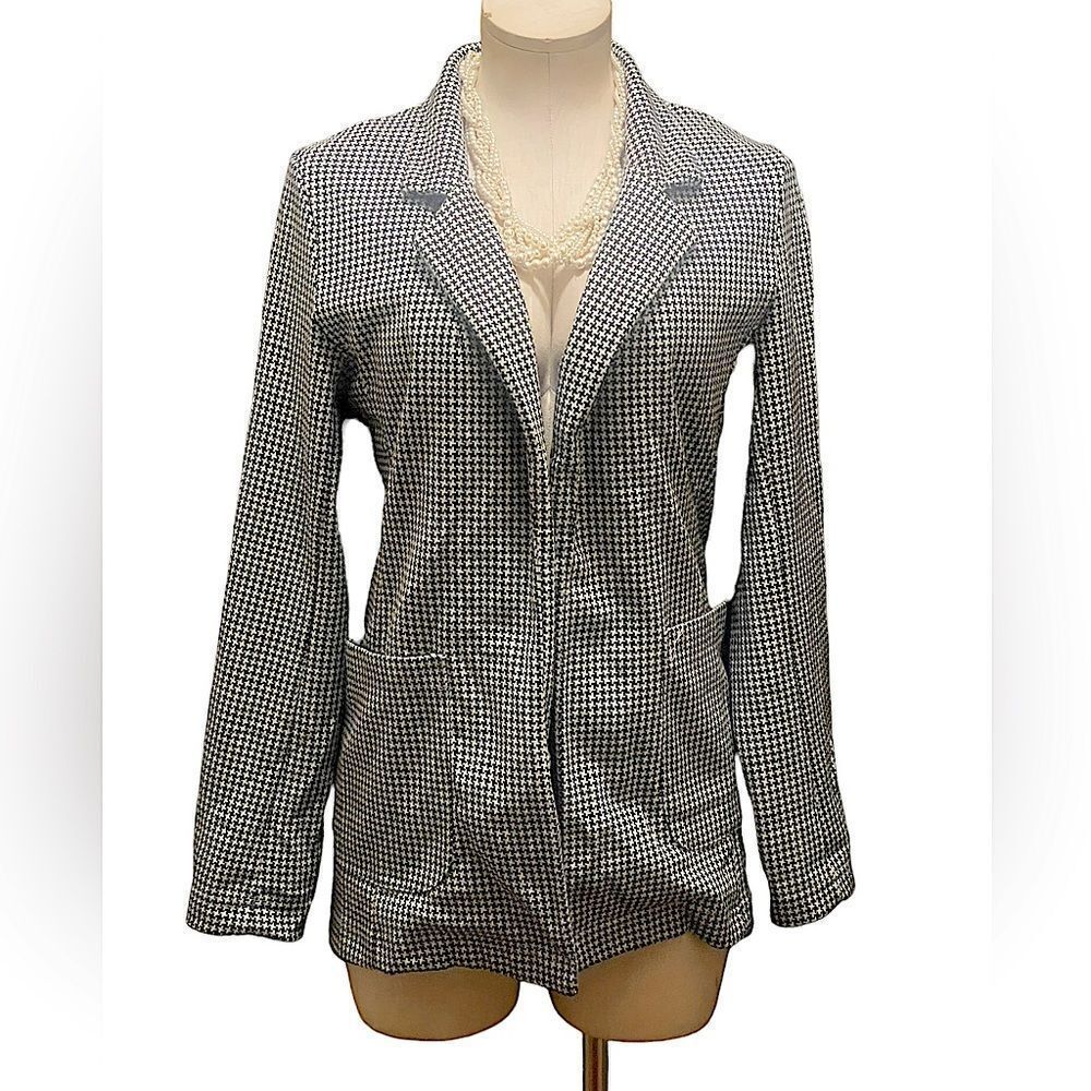 Stylish Fashion Nova Houndstooth Black and White Blazer – Timeless Chic